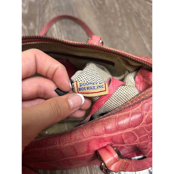 Dooney & Bourke Vintage Baguette Shoulder Bag Pink Alligator - Picture 10 of 10